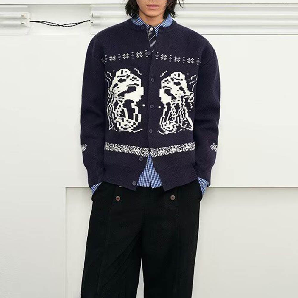Sweater Lengan Panjang Grafis  - Street Fashion Men 2025 ulasan dan harga